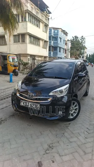 Toyota Ractis 2015 Black