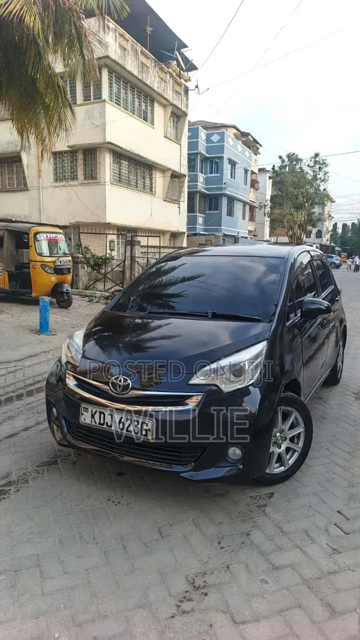 Toyota Ractis 2015 Black