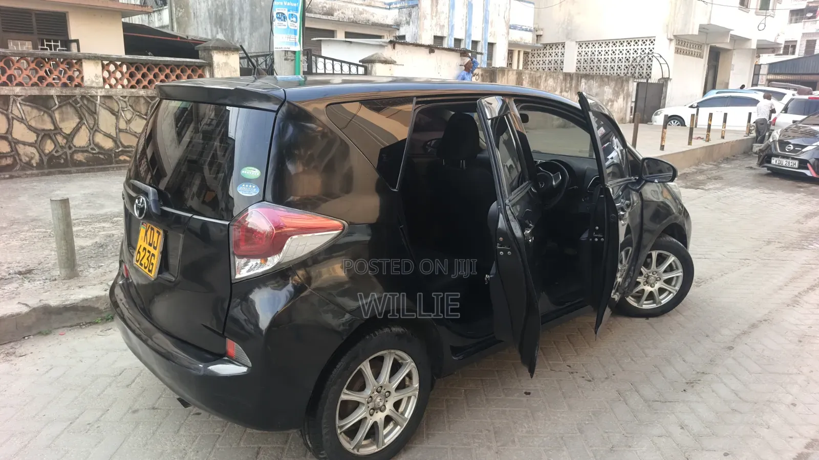 Toyota Ractis 2015 Black