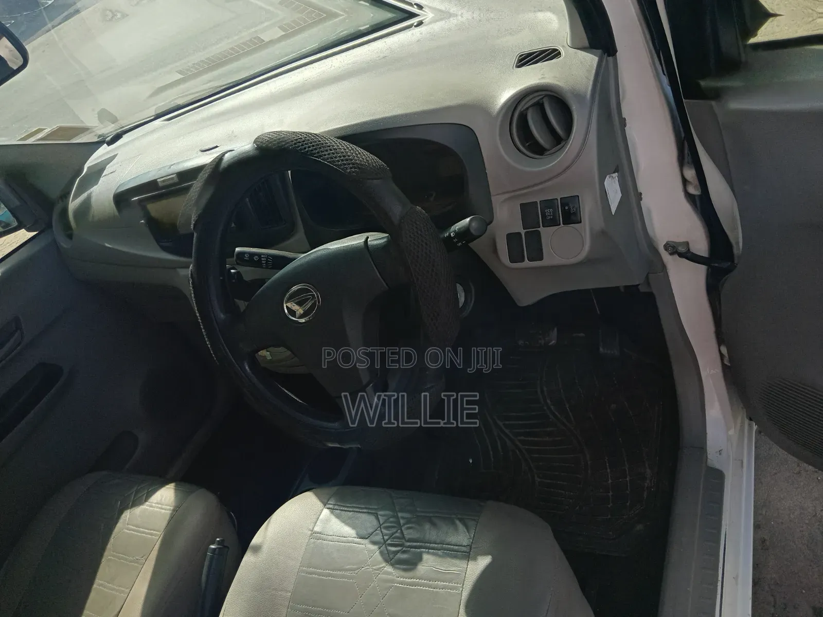 Daihatsu Mira 2014 White