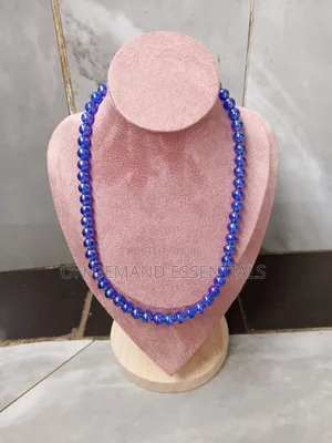 Chain Displays Very Strong