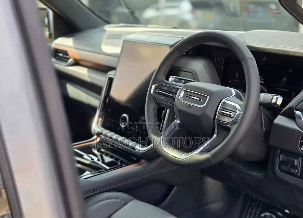 New GMC Yukon 2024 Silver