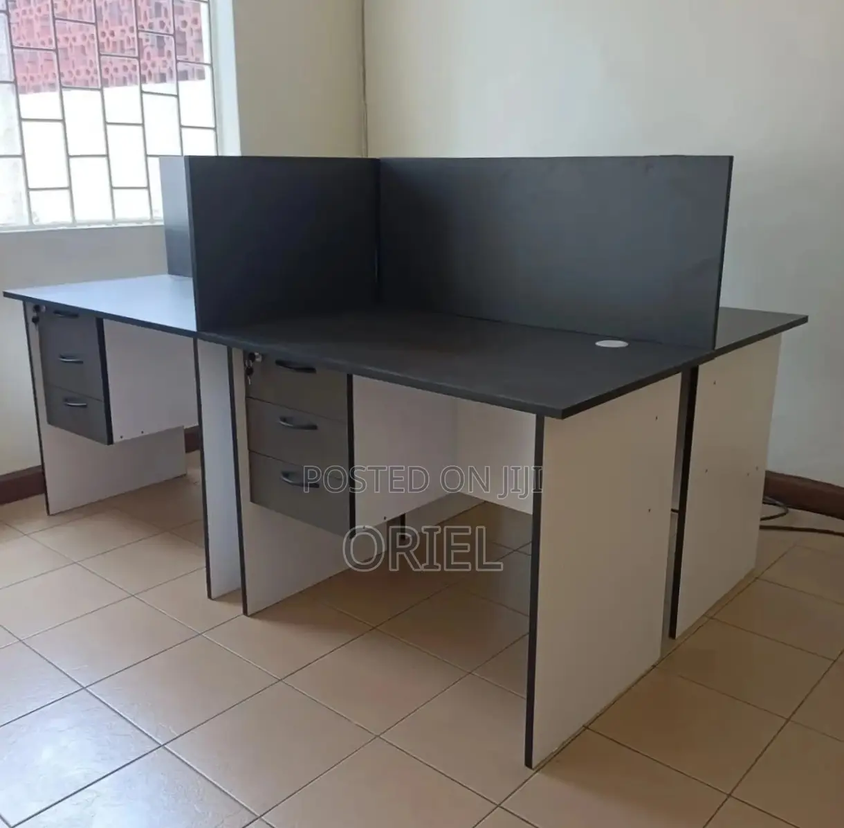 Office Workstation : 4-Seater Local Office Workstation for Sale