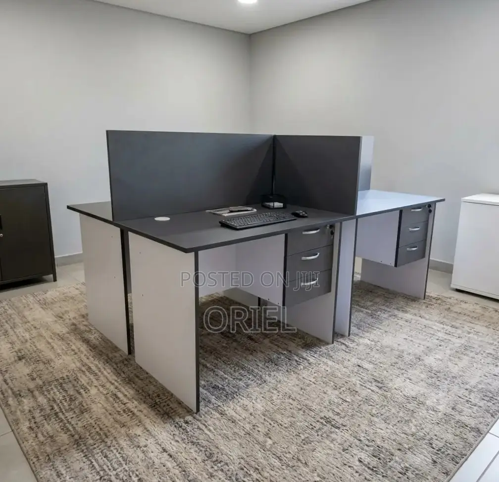 Office Workstation : 4-Seater Local Office Workstation for Sale