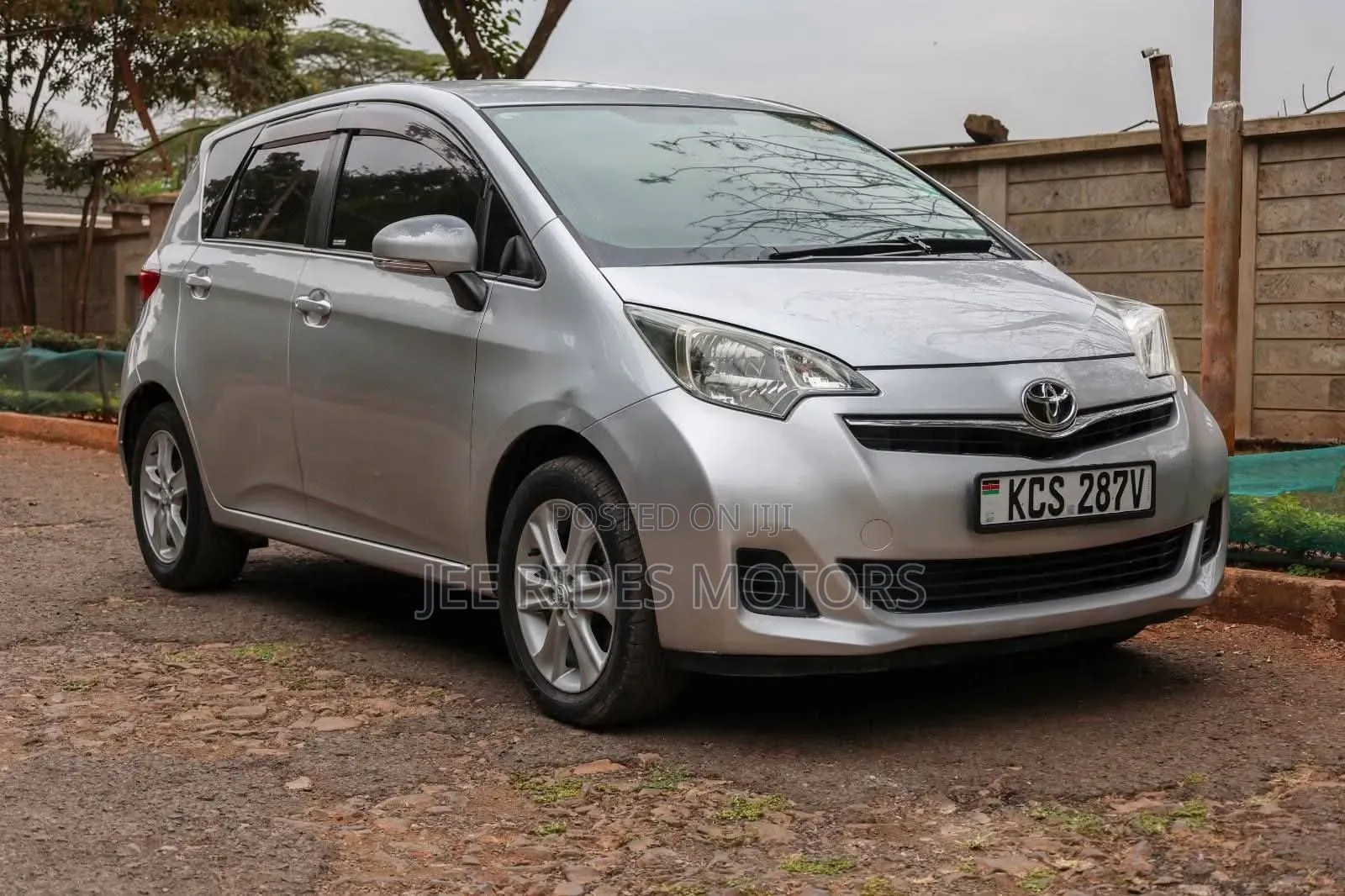 Toyota Ractis 2017 Silver