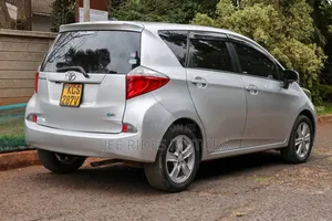 Toyota Ractis 2017 Silver