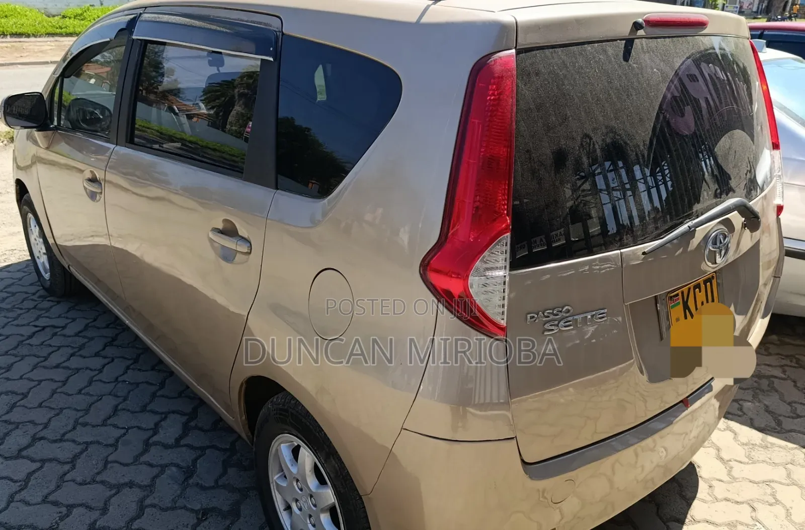Toyota Passo Sette 2008 Gold