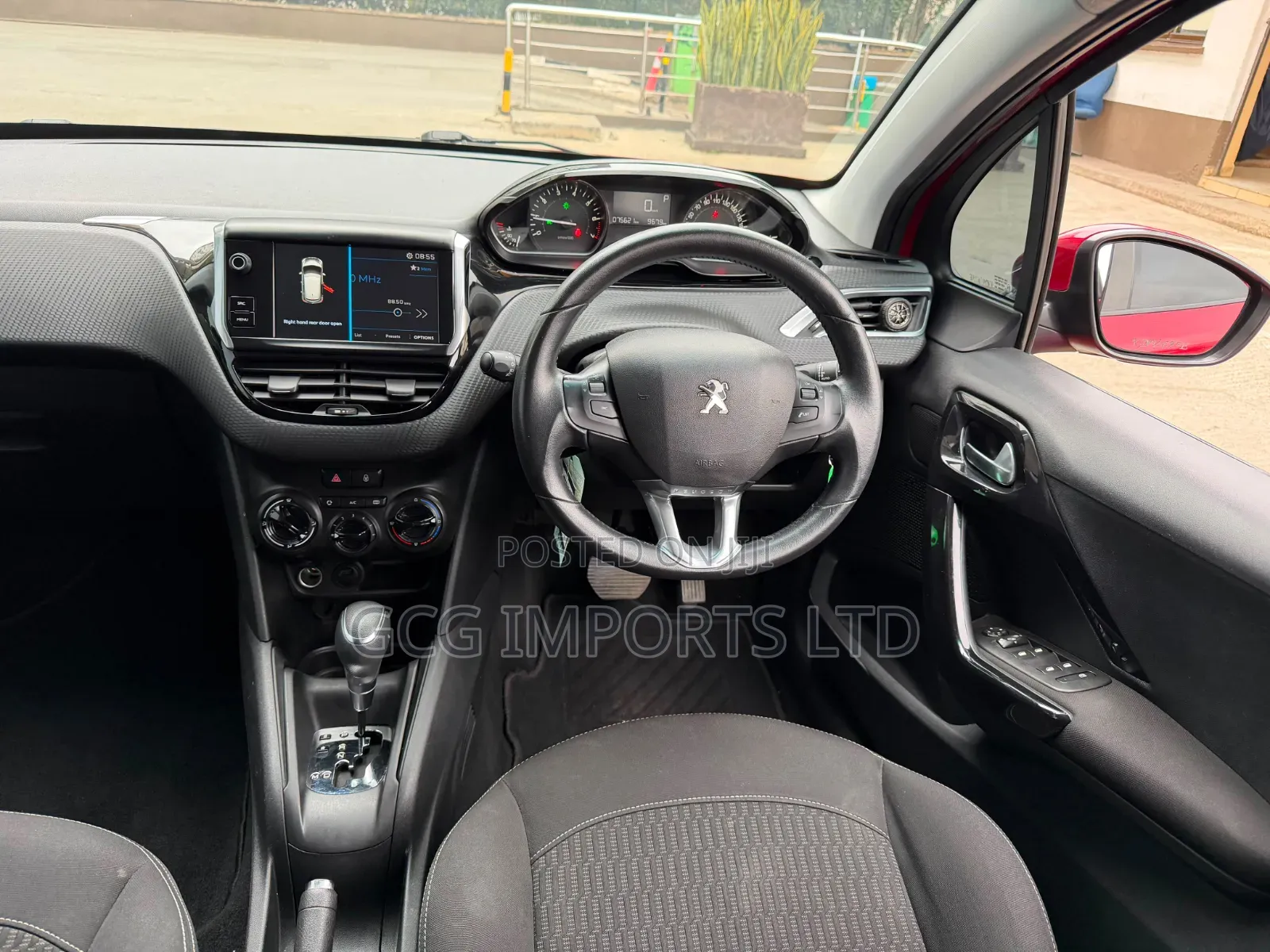 Peugeot 208 2018 Red