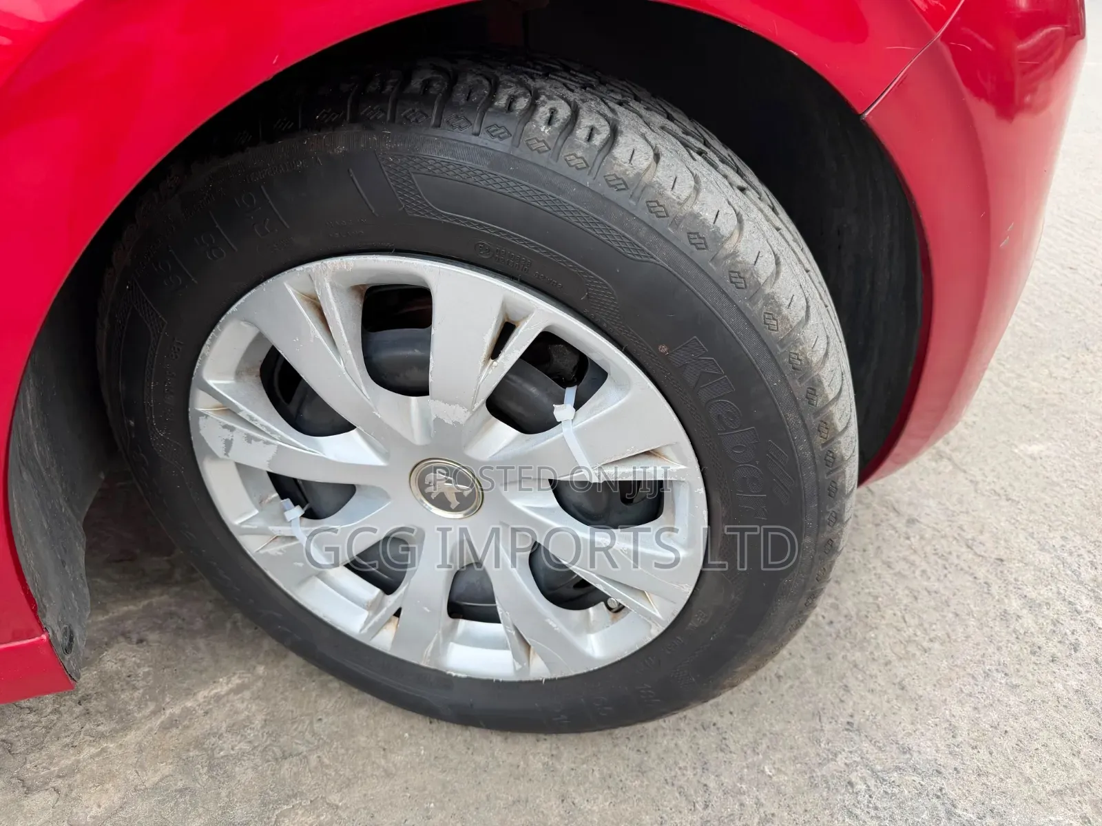Peugeot 208 2018 Red