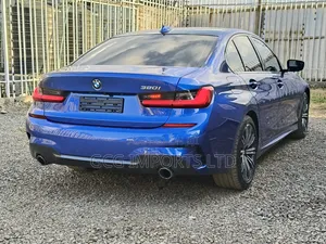 BMW 320i 2019 Blue