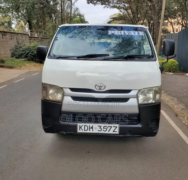 Toyota HiAce 2015 White
