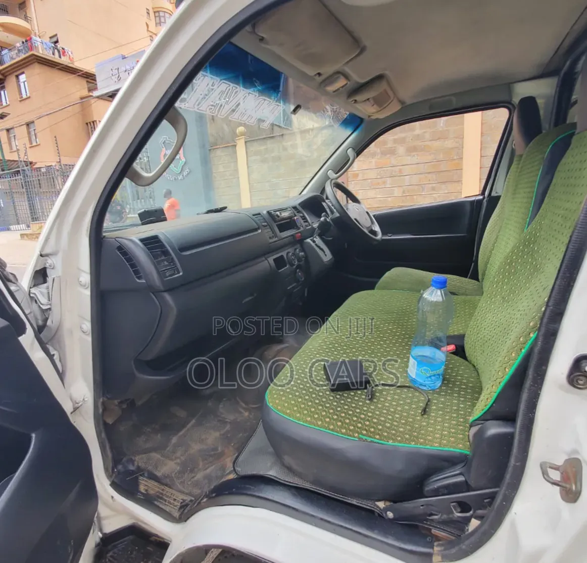 Toyota HiAce 2015 White
