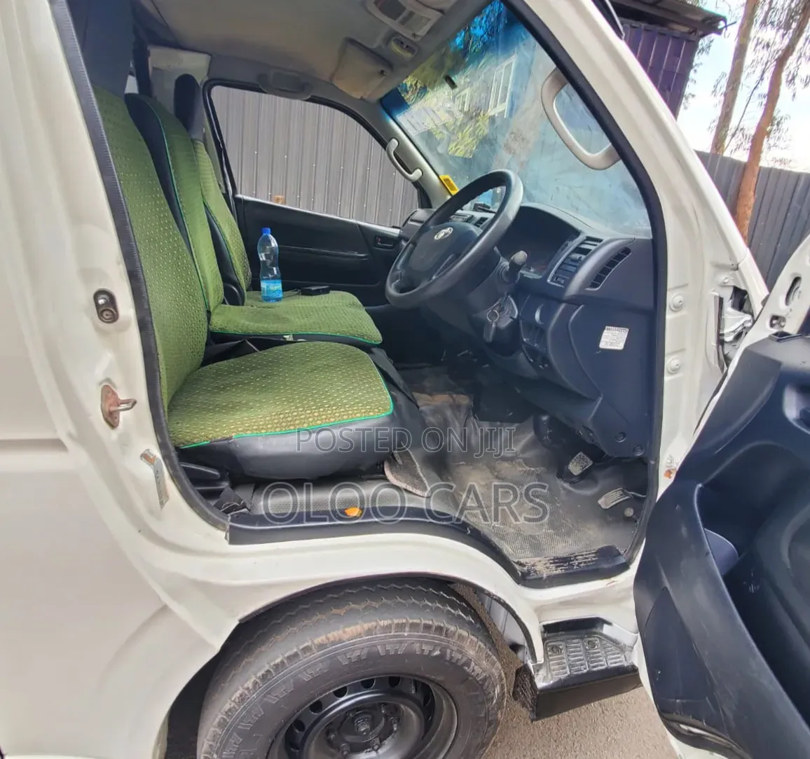 Toyota HiAce 2015 White