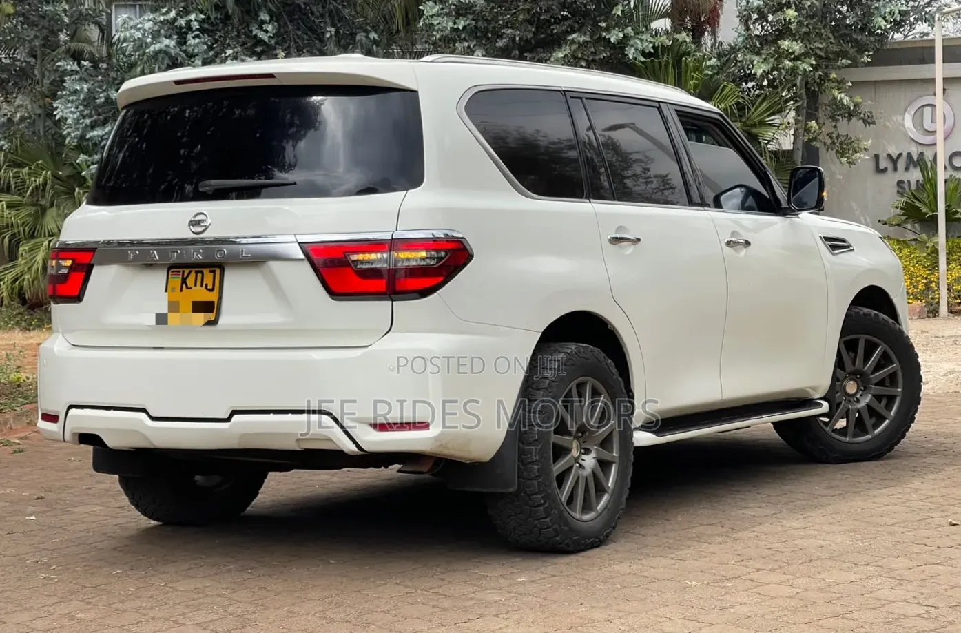 Nissan Patrol 2013 Pearl