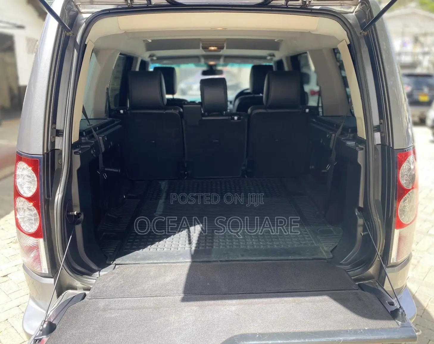 Land Rover Discovery 2011 Silver