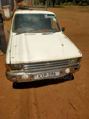 Toyota Hilux 2200 4x4 1986 White