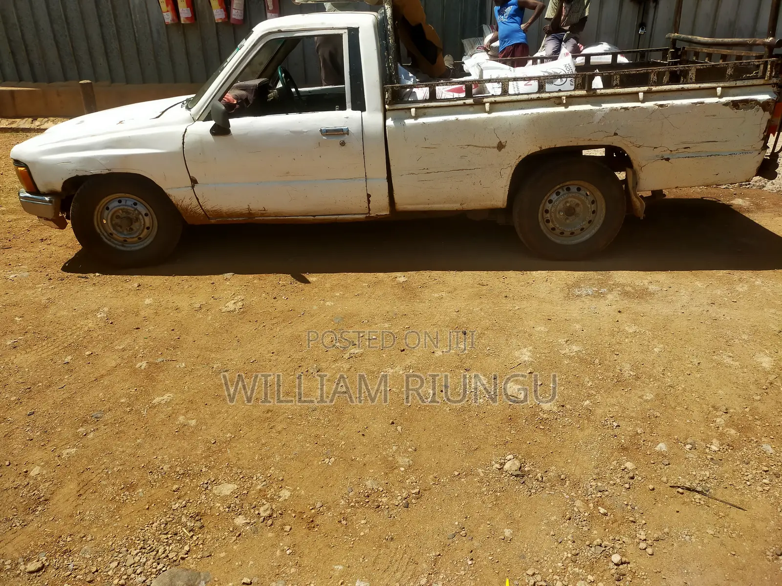 Toyota Hilux 2200 4x4 1986 White
