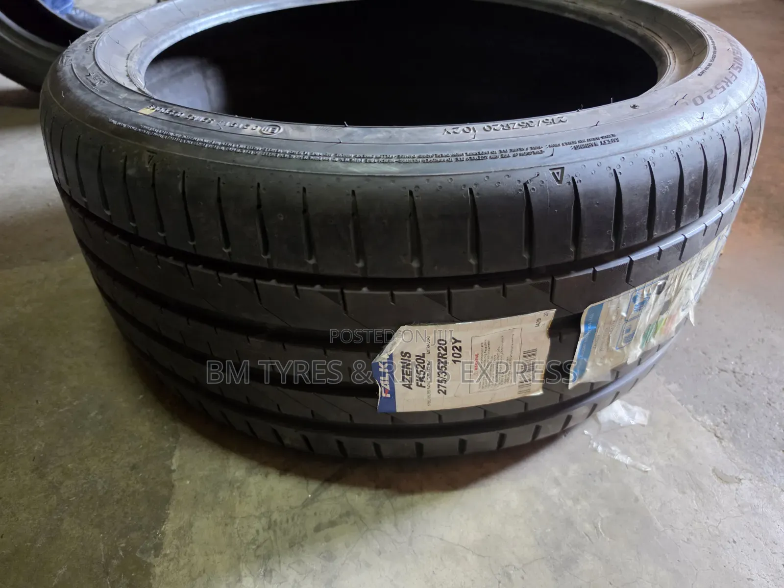 275 /35 R20 FALKEN TIRES (Japan)
