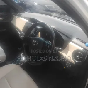 Toyota Corolla Fielder 2017 White