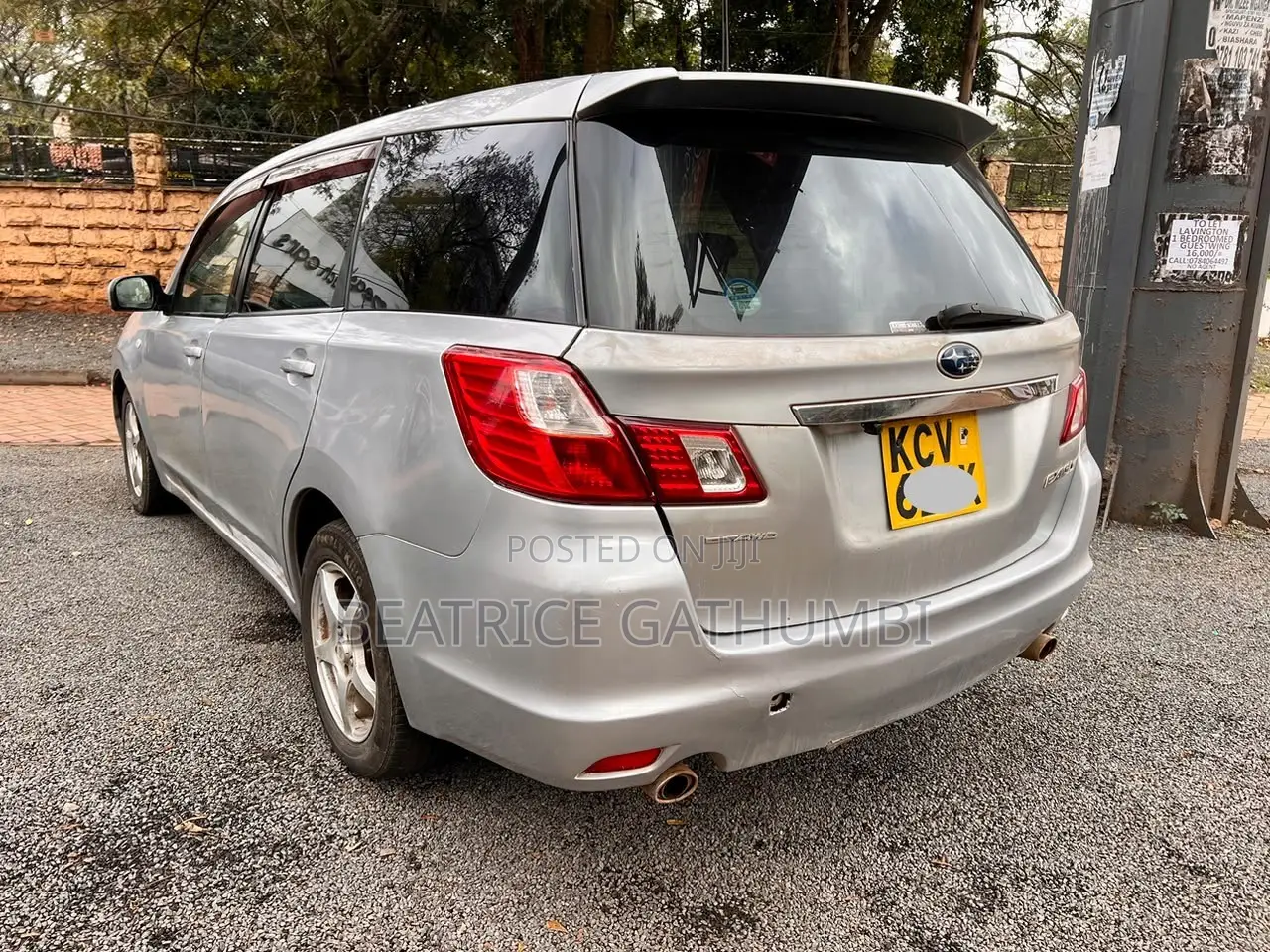 Subaru Exiga 2012 Silver