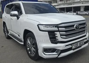 Toyota Land Cruiser 2023 White