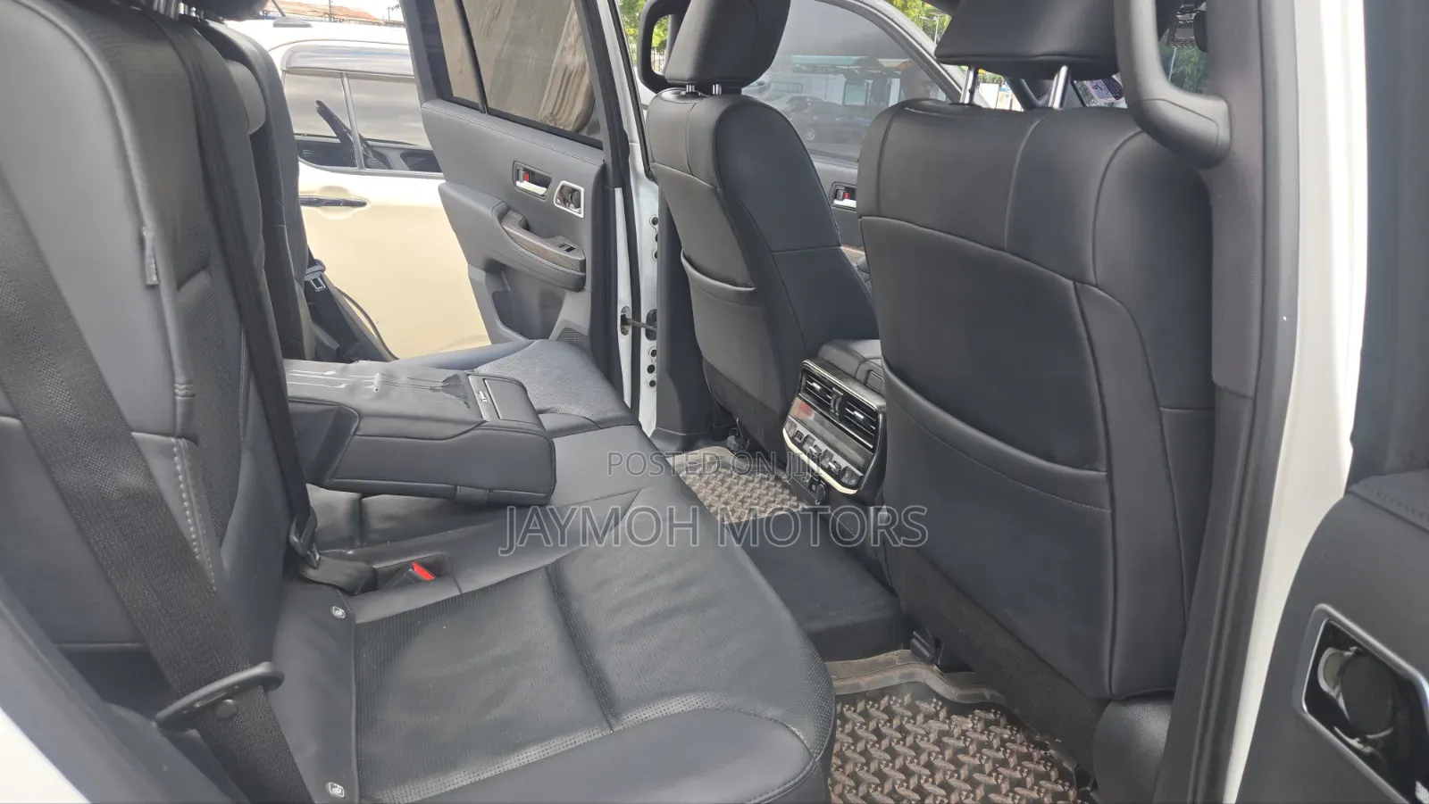 Toyota Land Cruiser 2023 White