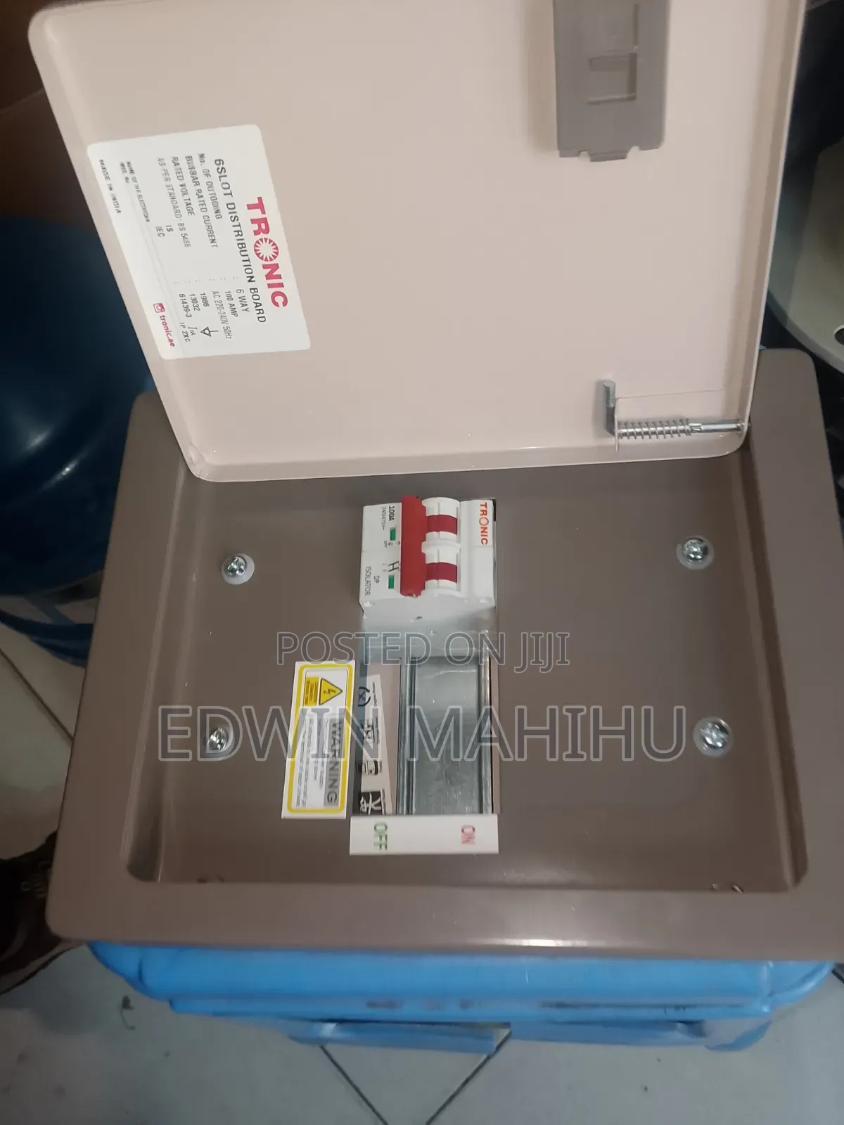 Consumer Unit 6way