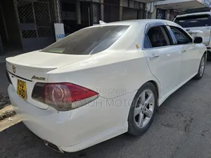 Toyota Crown 2013 Pearl