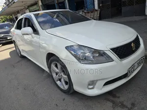 Toyota Crown 2013 Pearl