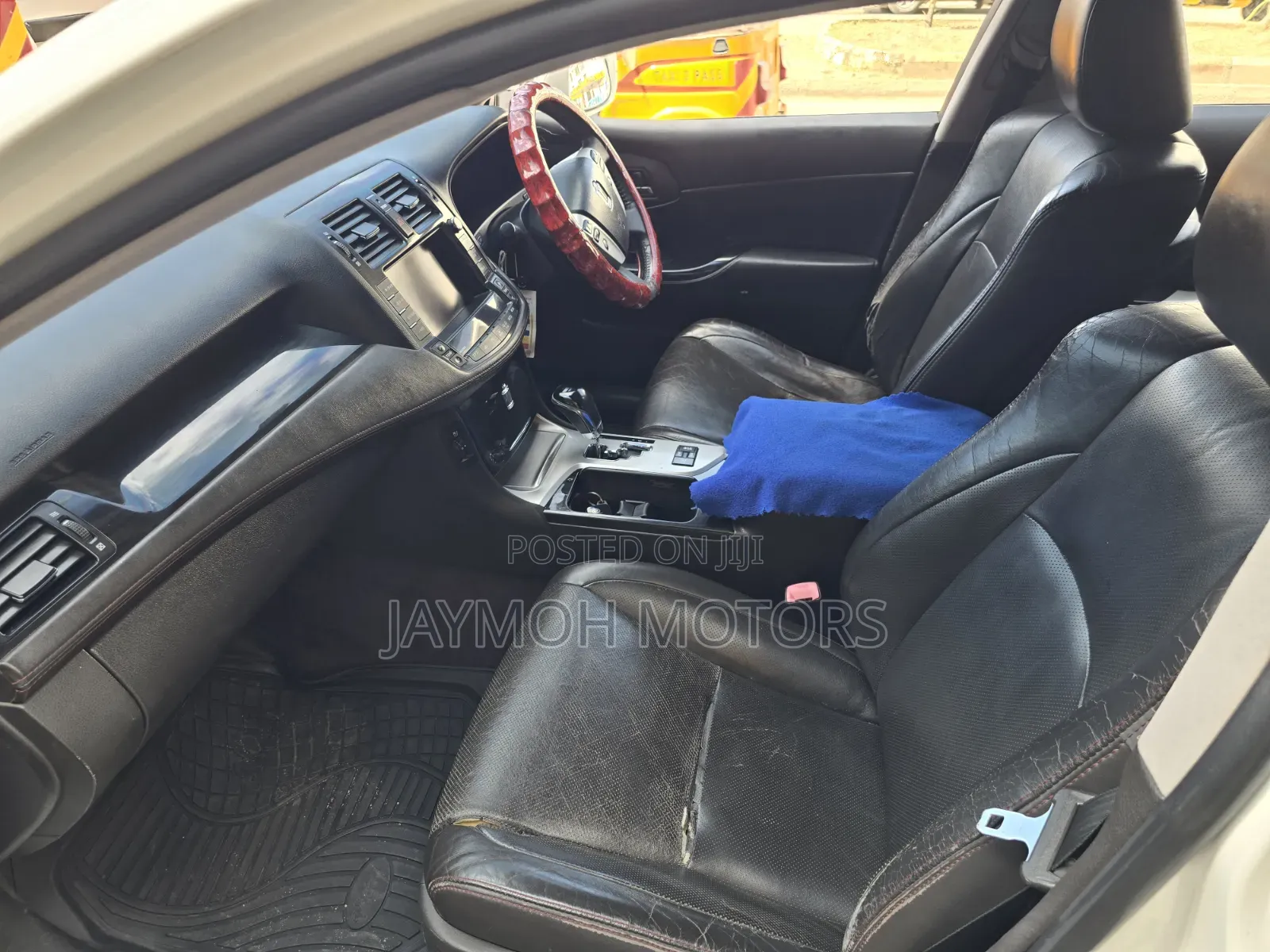 Toyota Crown 2013 Pearl