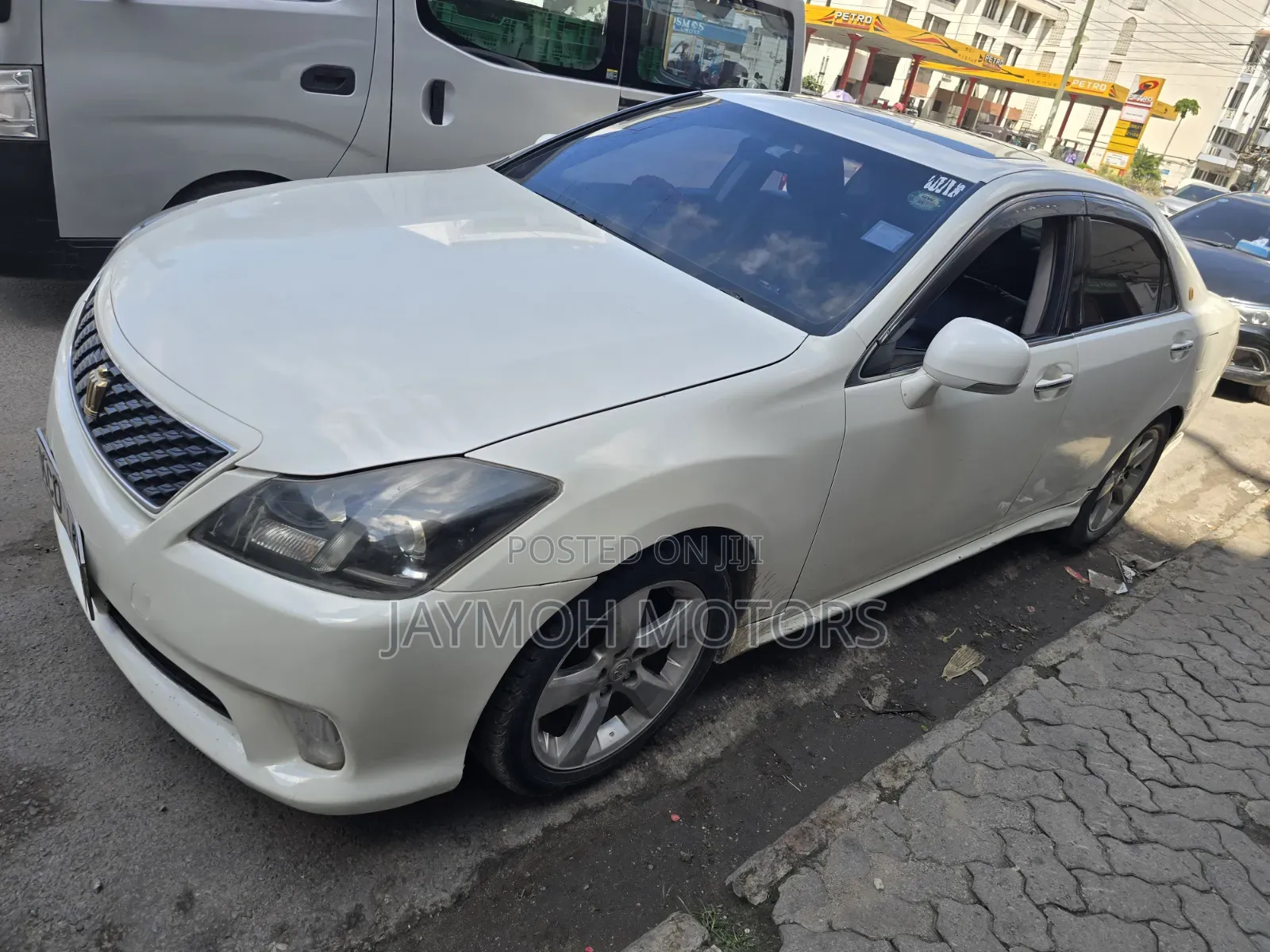 Toyota Crown 2013 Pearl