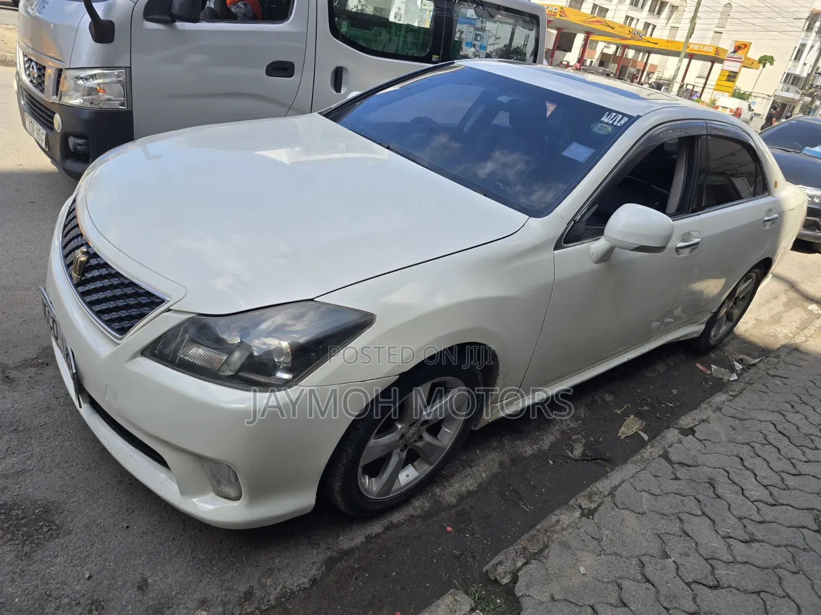 Toyota Crown 2013 Pearl
