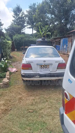 Toyota Corolla 1996 White