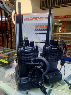 Baofeng BF-888S 5W UHF Walkie Talkie 16CH With Charging Dock