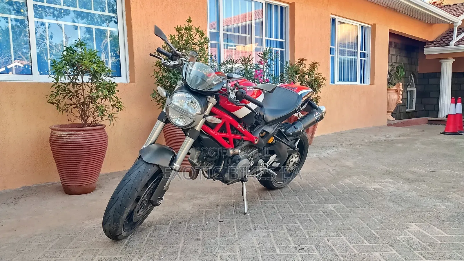 Ducati 2010 Red