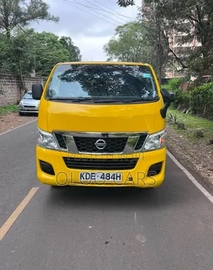 Nissan Caravan (Urvan) 2013 Yellow