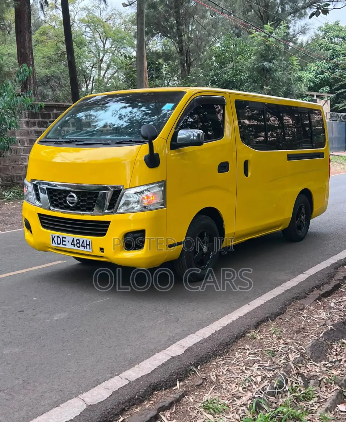 Nissan Caravan (Urvan) 2013 Yellow