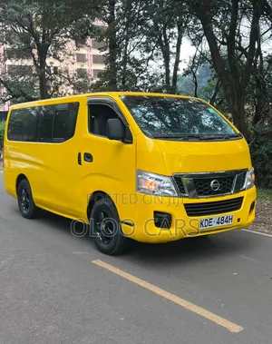 Nissan Caravan (Urvan) 2013 Yellow