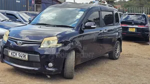Toyota Sienta 2012 Purple