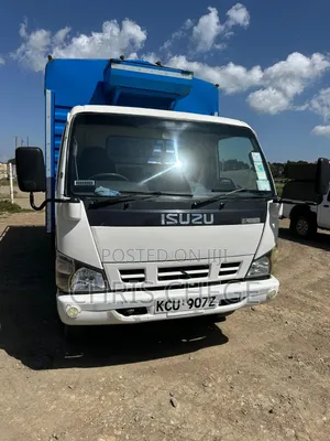Isuzu NPR 2019 White