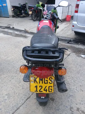 Bajaj Boxer 2025 Red