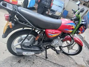 Bajaj Boxer 2025 Red