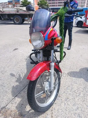 Bajaj Boxer 2025 Red