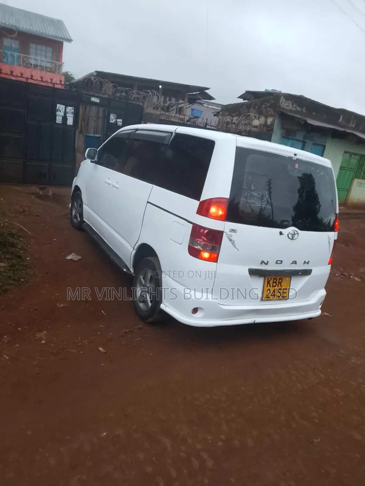 Toyota Noah 2006 White