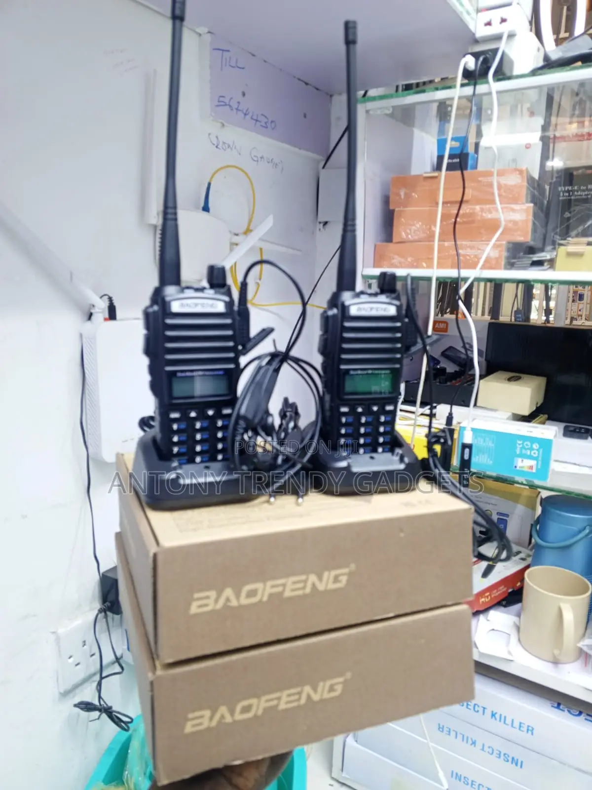 Baofeng UV-82 Dual Band Radio With Charging Dock Microphone