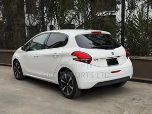 Peugeot 208 2019 White