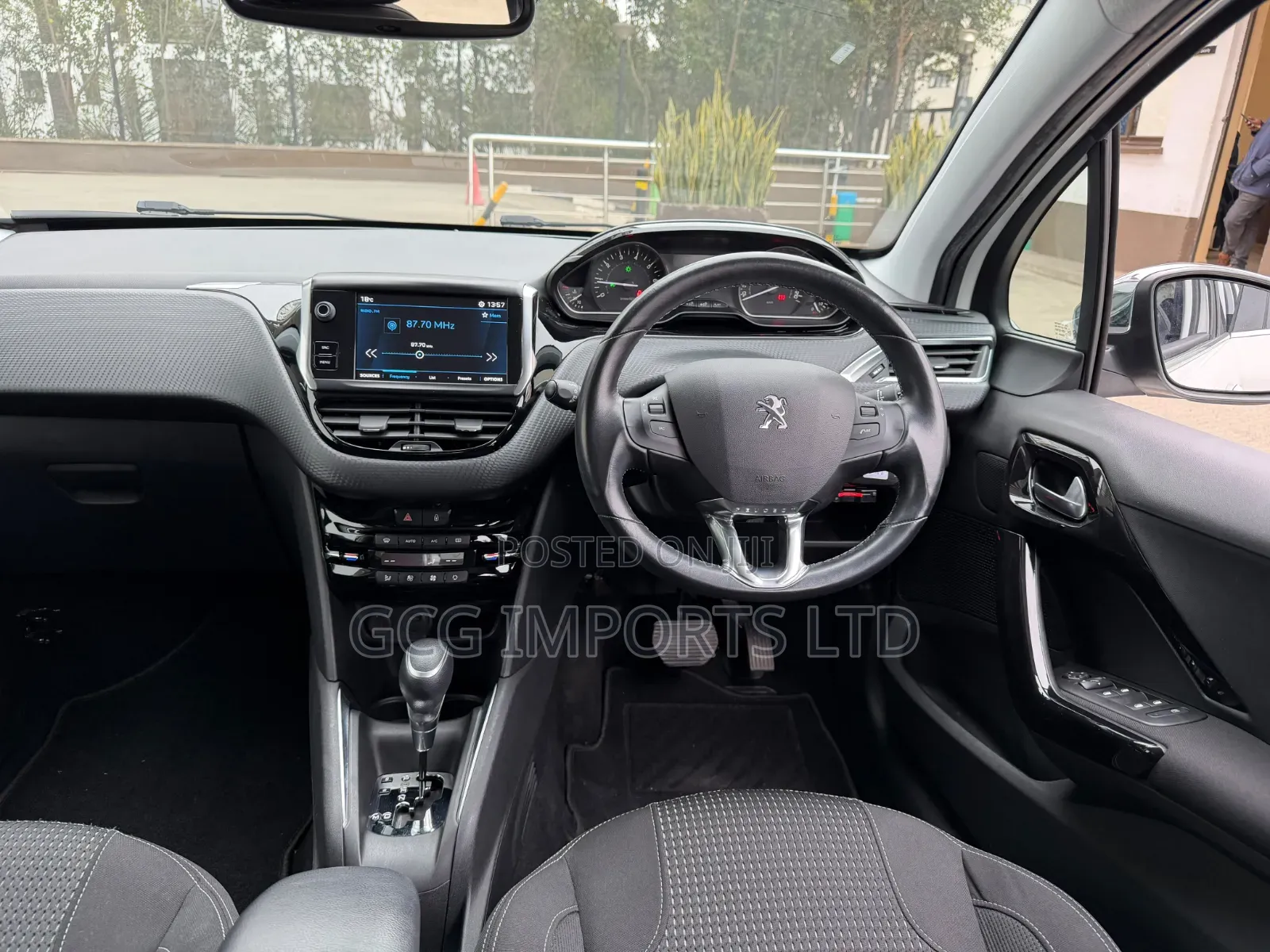 Peugeot 208 2019 White