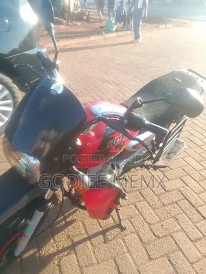Bajaj Boxer 125 2023 Red