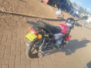 Bajaj Boxer 125 2023 Red