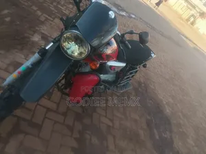 Bajaj Boxer 125 2023 Red